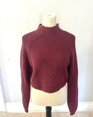 Hollister Cropped Mock Neck Sweater Burgundy. Women’s Small.